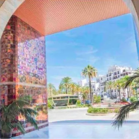 아파트 Frontline Sea In The Center Of Puerto Banus.2bedrooms -garden 마르베야