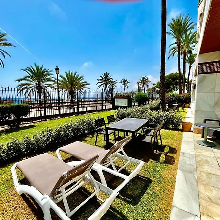 Frontline Sea In The Center Of Puerto Banus.2bedrooms -garden 마르베야
